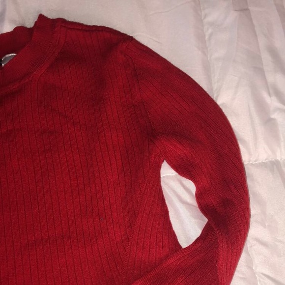 Red top - Picture 2 of 6